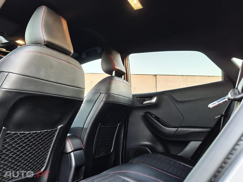 Ford Puma 1.0 EcoBoost MHEV ST-Line X