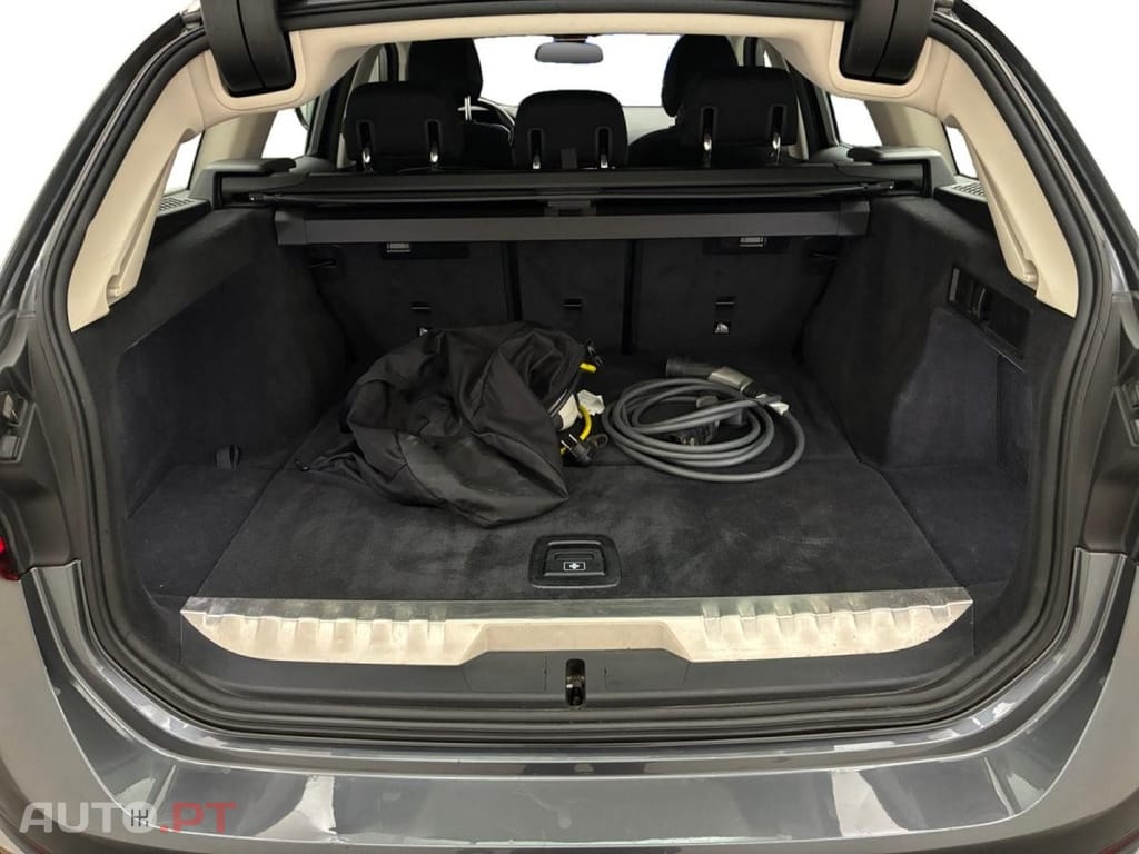 BMW 320 Touring xDrive Design Business
