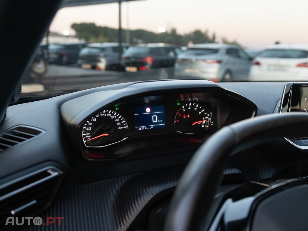 Peugeot 2008 1.2 PureTech Active Pack