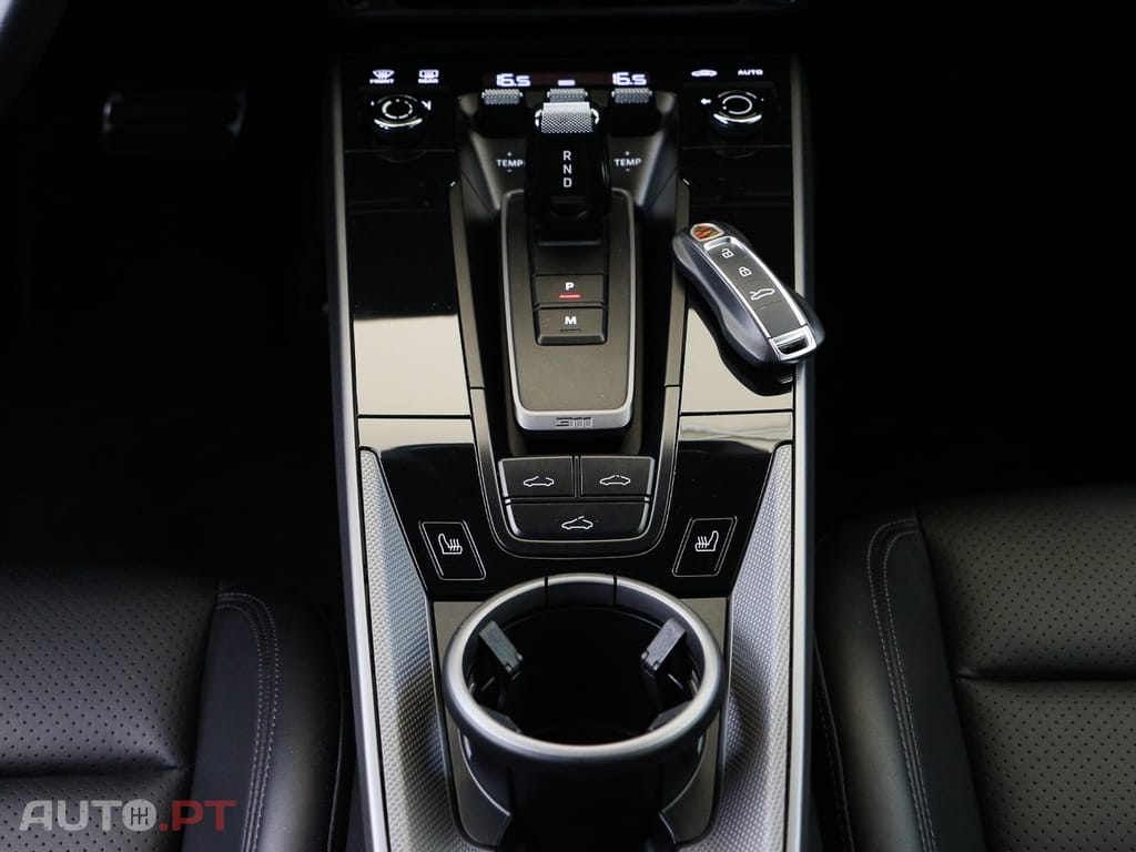 Porsche 992 Carrera PDK
