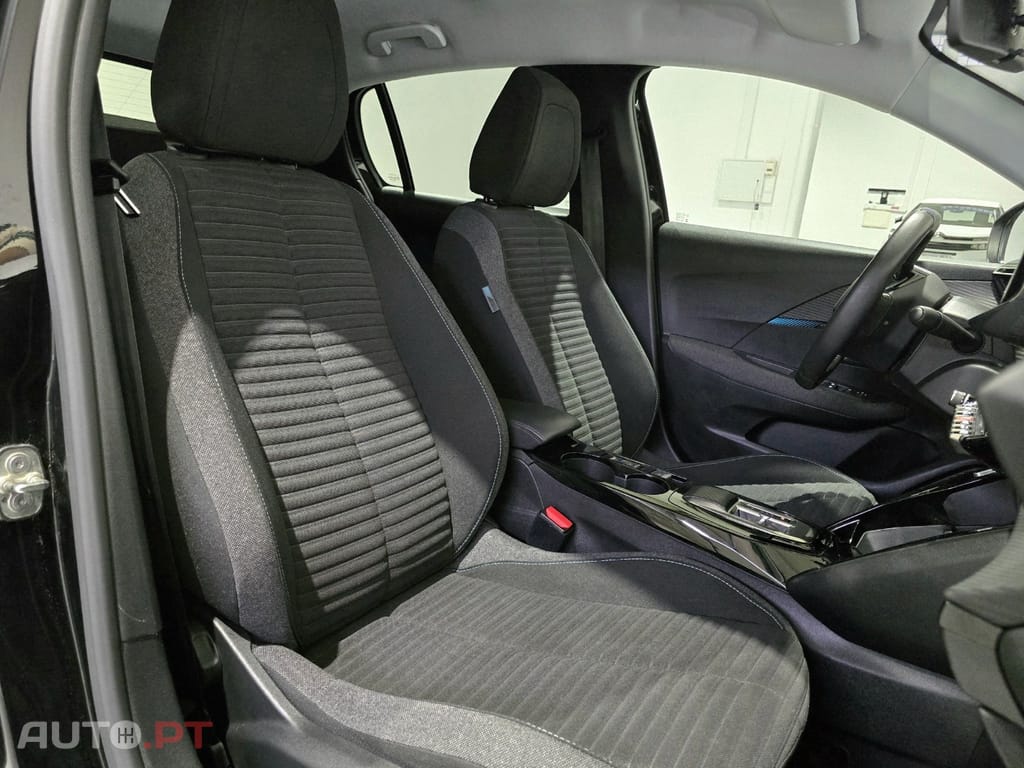 Peugeot E-208 50 kWh Style