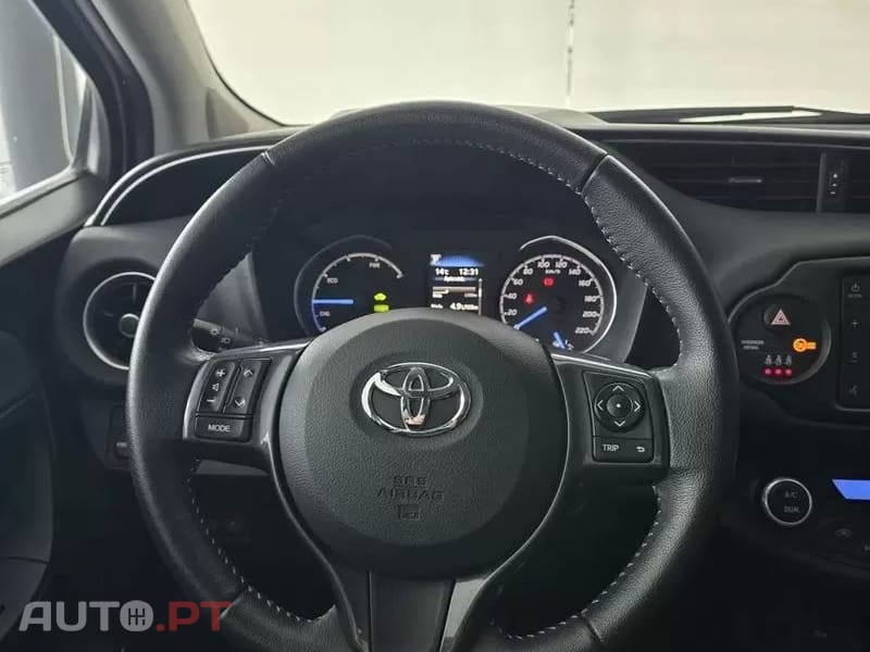 Toyota Yaris 1.5 HSD 20 Anos