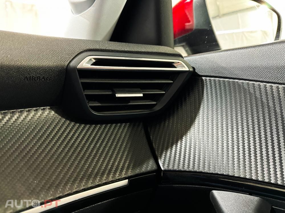 Peugeot E-2008 50 kWh Allure Pack