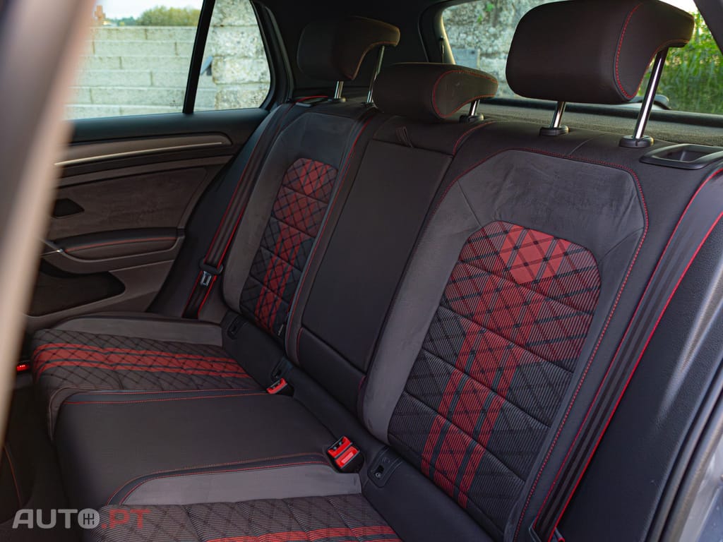 Volkswagen Golf 2.0 TSI TCR DSG