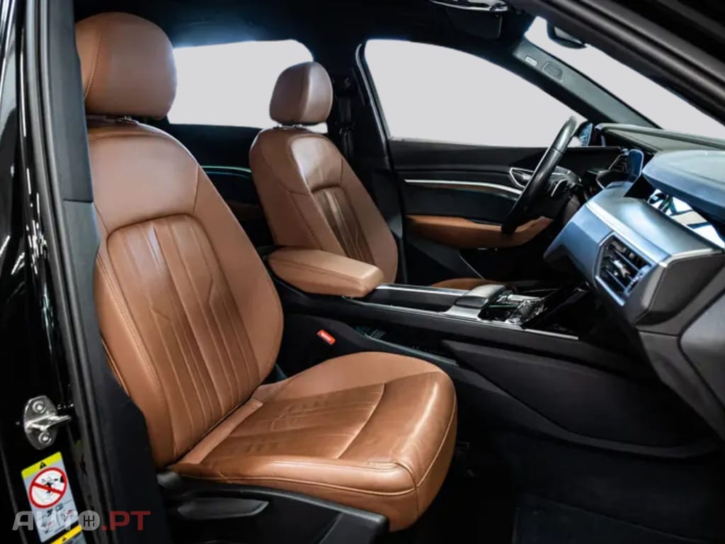 Audi E-Tron I.V.A DEDUTIVEL 55 S LINE 