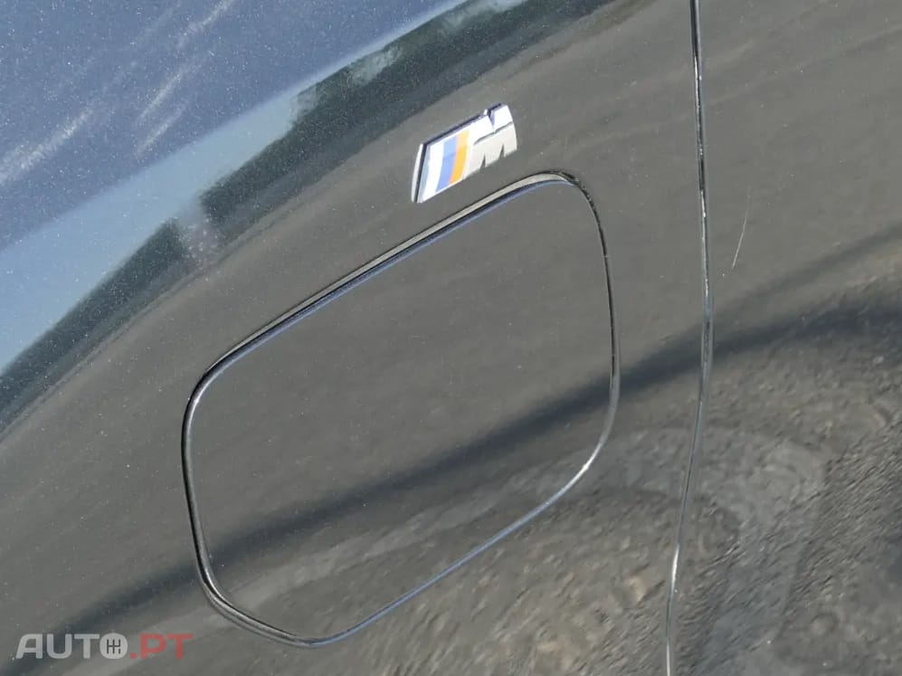 BMW 330 e Pack Desportivo M Auto