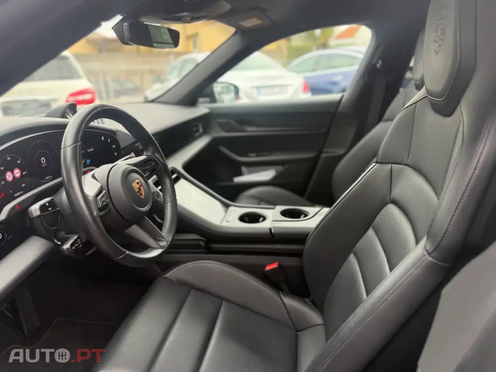 Porsche Taycan ST 4S