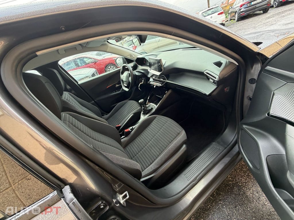 Peugeot 2008 1.2 PureTech Allure Pack