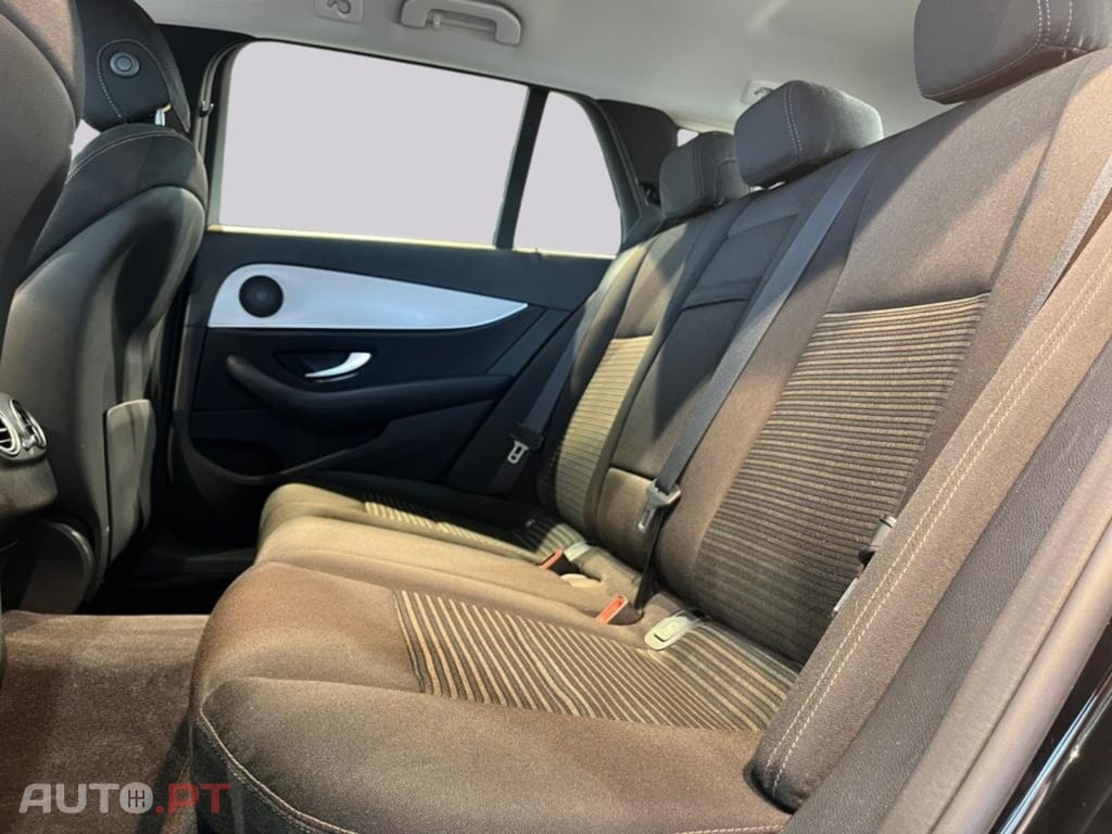 Mercedes-Benz E 300 e T Avantgarde I.V.A DEDUTÍVEL 