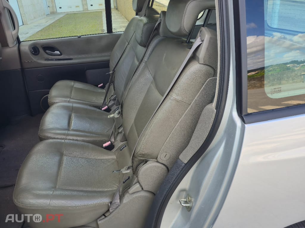 Renault Grand Espace Initiale Paris