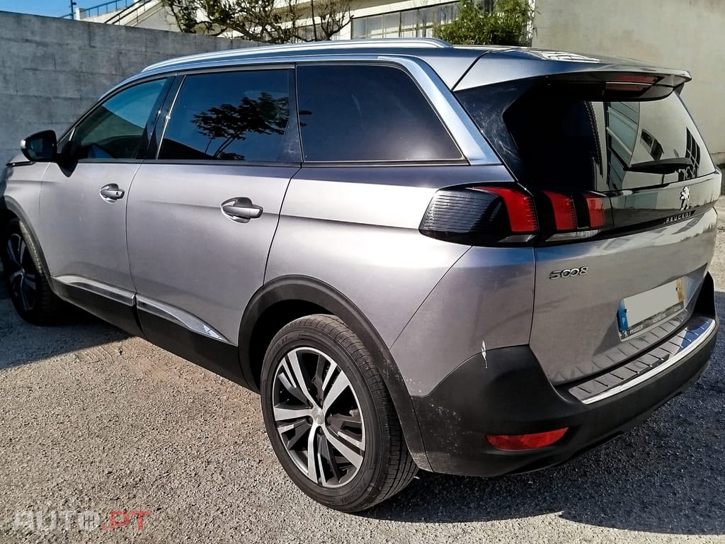 Peugeot 5008 Allure 1.6 BlueHDI 120Cv