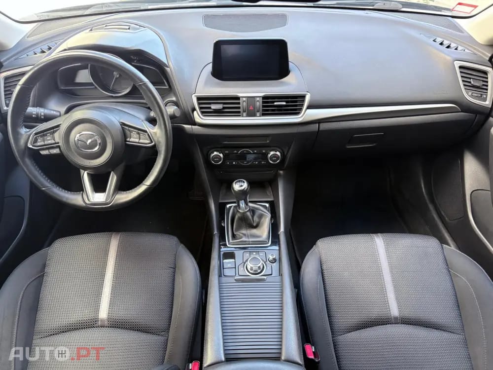Mazda 3 1.5 Sky-G Evolve HS Navi