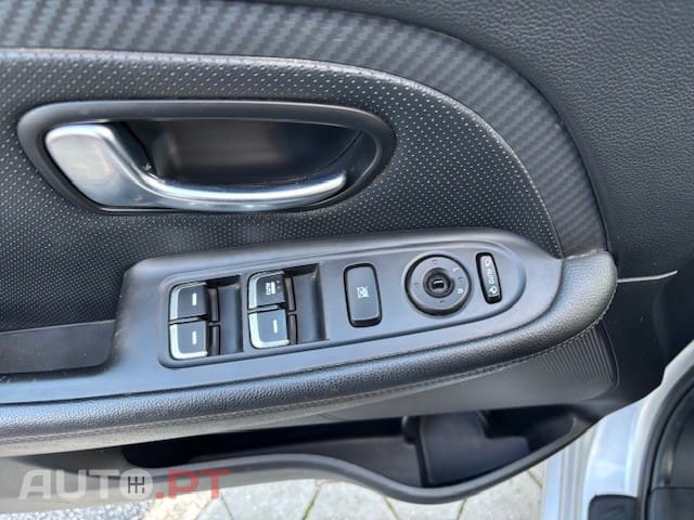 Kia Carens 1.7 CRDi ISG TX