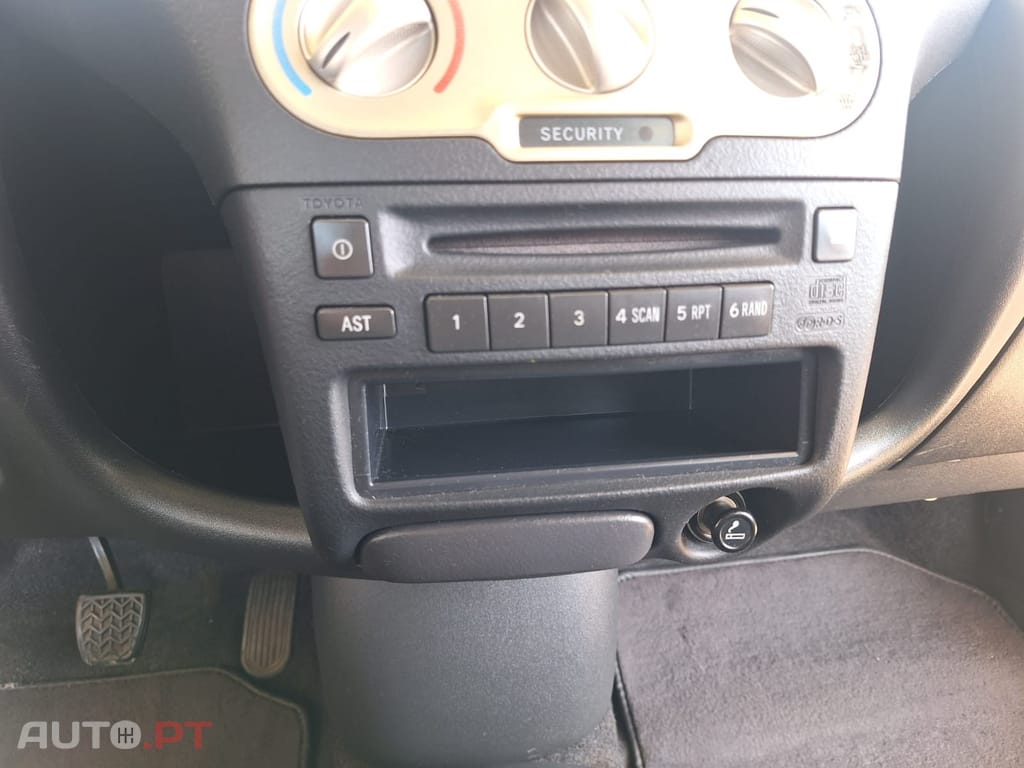 Toyota Yaris 1.0 Sol