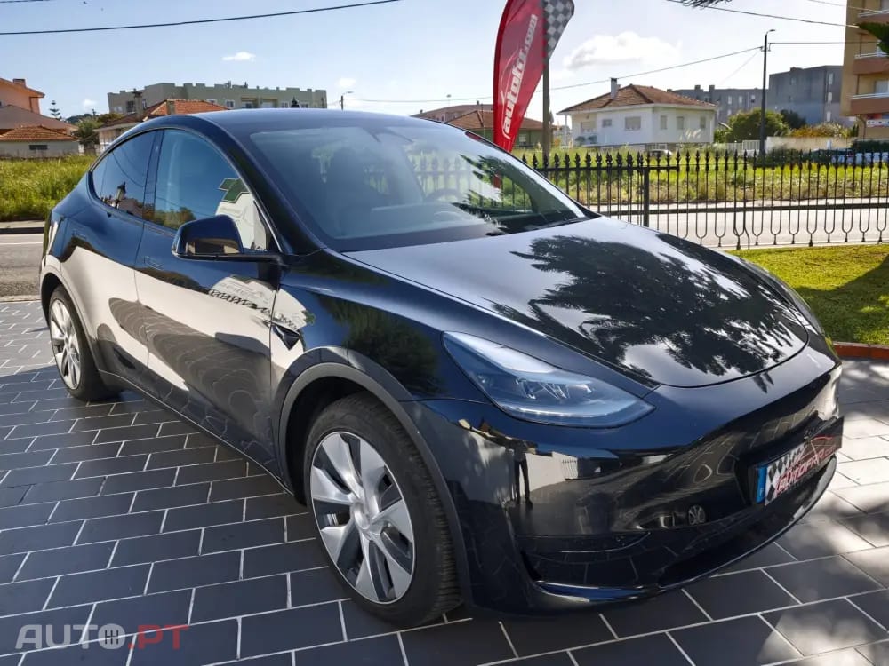 Tesla Model Y RWD