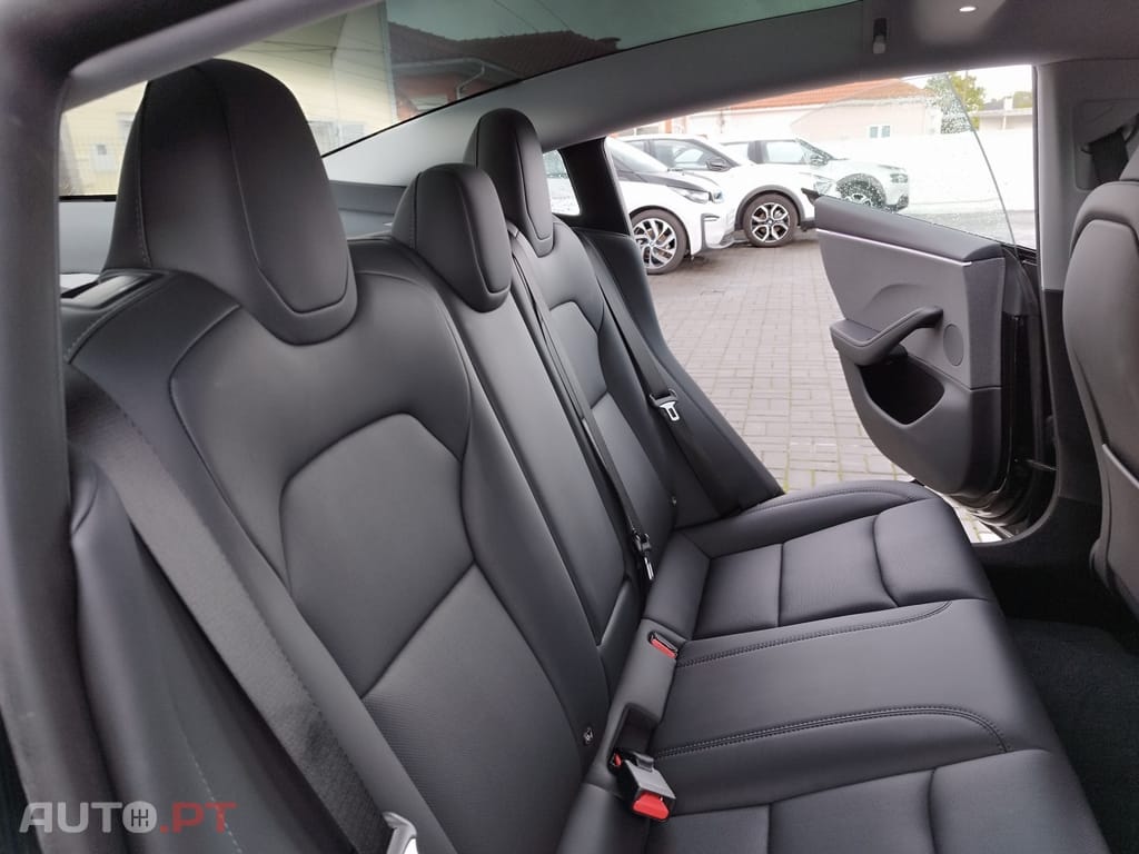 Tesla Model 3 Tração Traseira