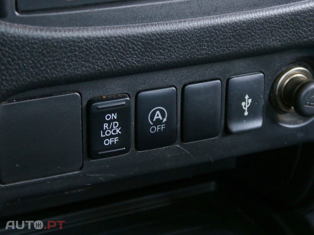 Mitsubishi L200 2.3 DI-D CD Invite 4WD