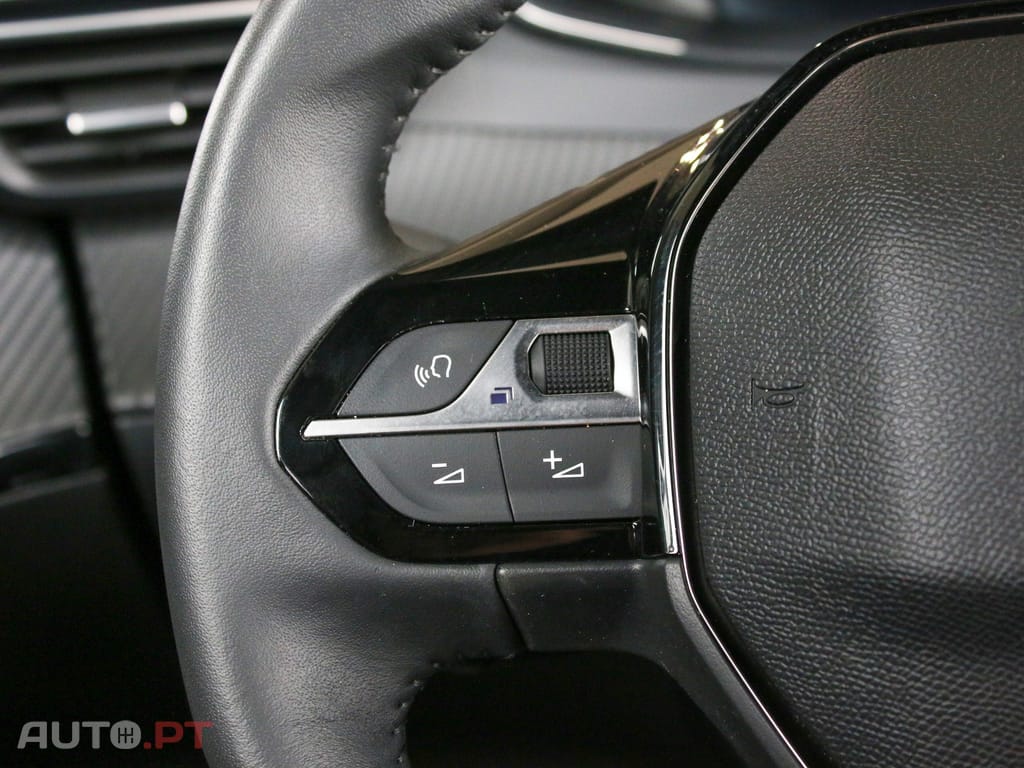Peugeot 2008 1.2 PureTech Allure