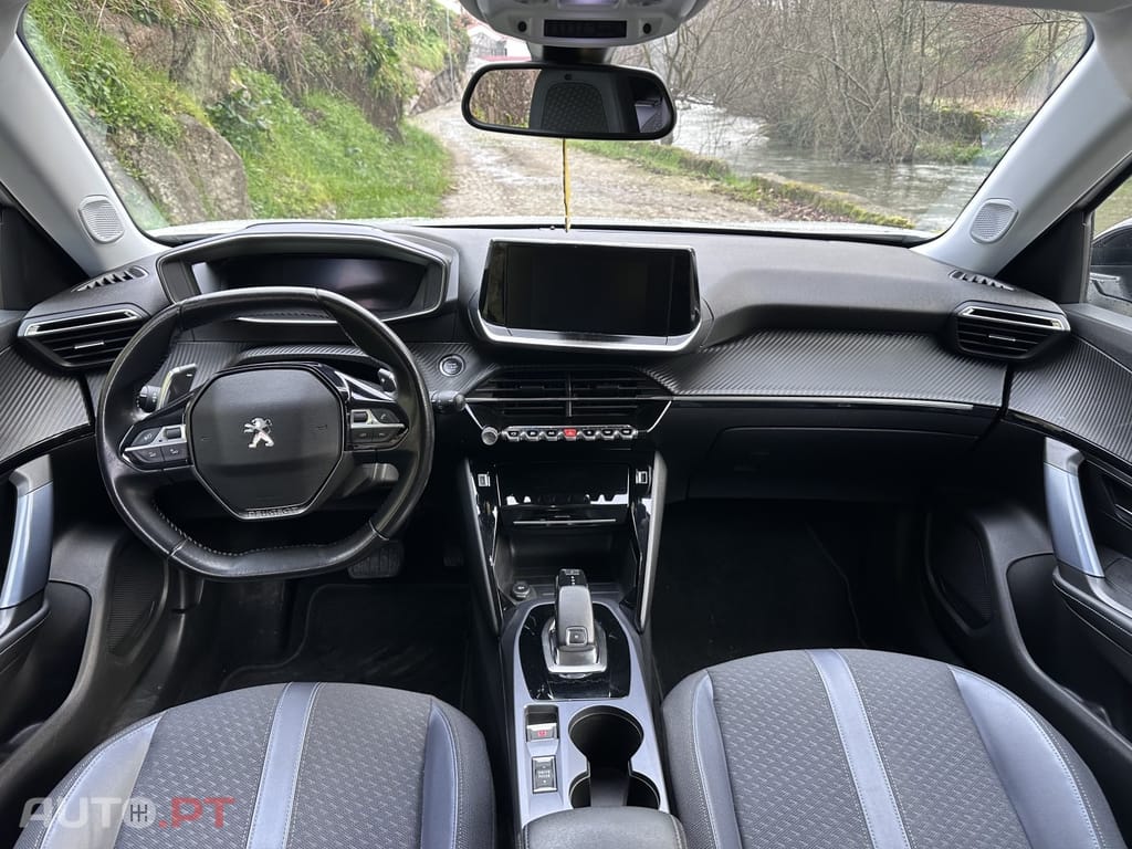 Peugeot 2008 1.5 BlueHDi Allure Pack EAT8
