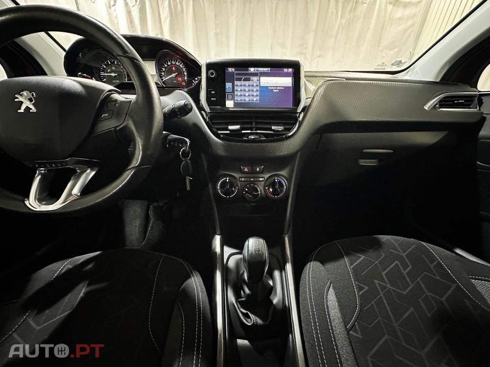 Peugeot 2008 1.2 PureTech Allure