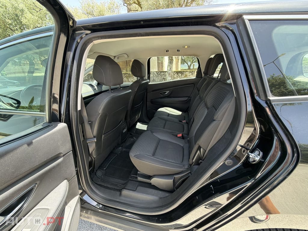 Renault Scénic dCi 110 EDC Dynamique