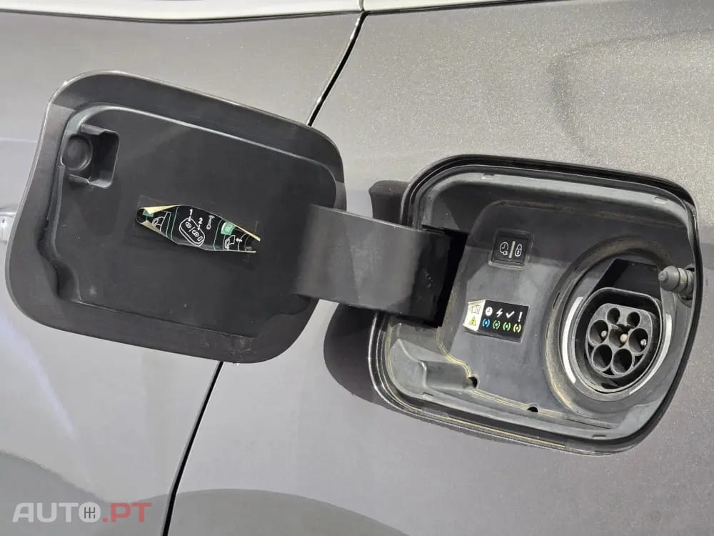 DS DS7 Crossback E-Tense Performance Line EAT8