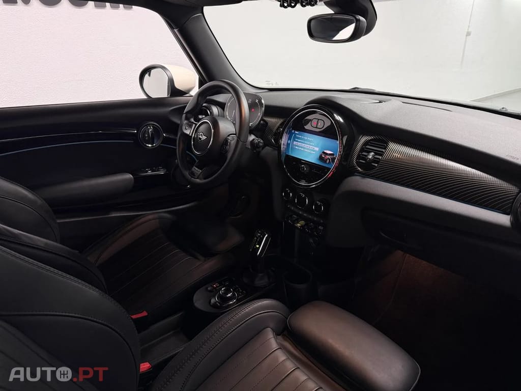 MINI Cooper Cooper SE Resolute Edition