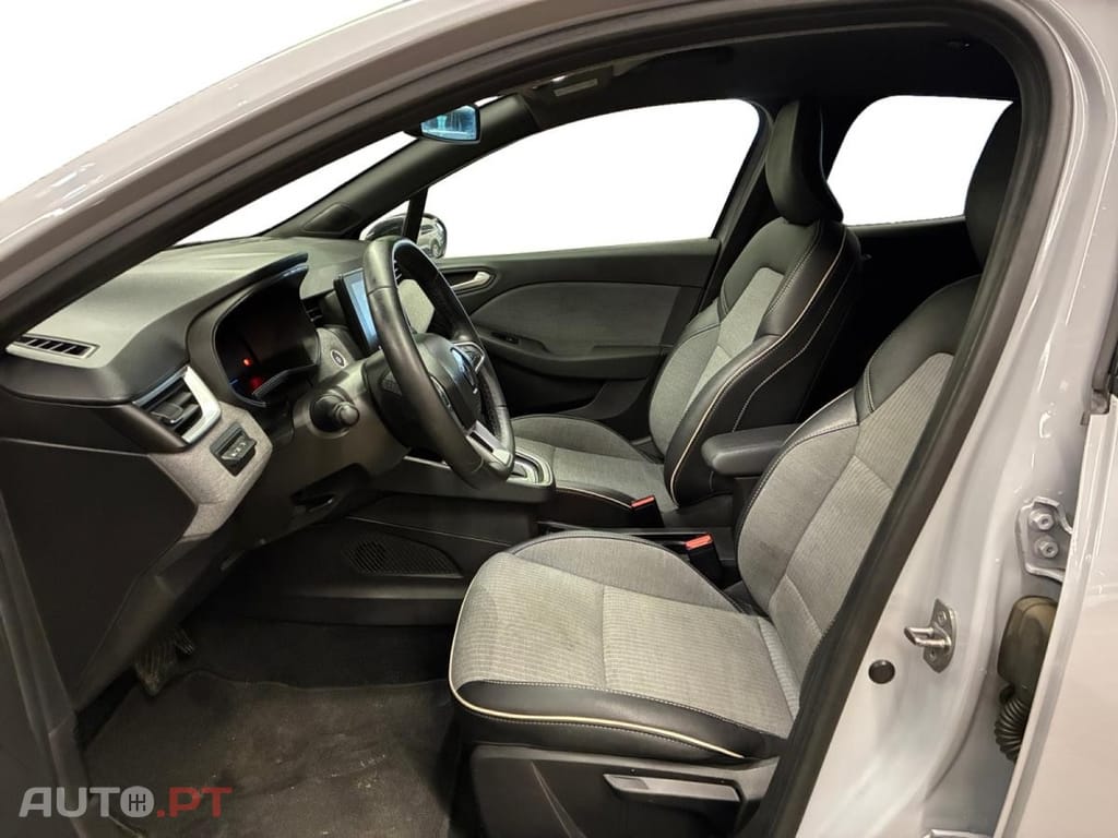 Renault Clio E-Tech full hybrid Techno