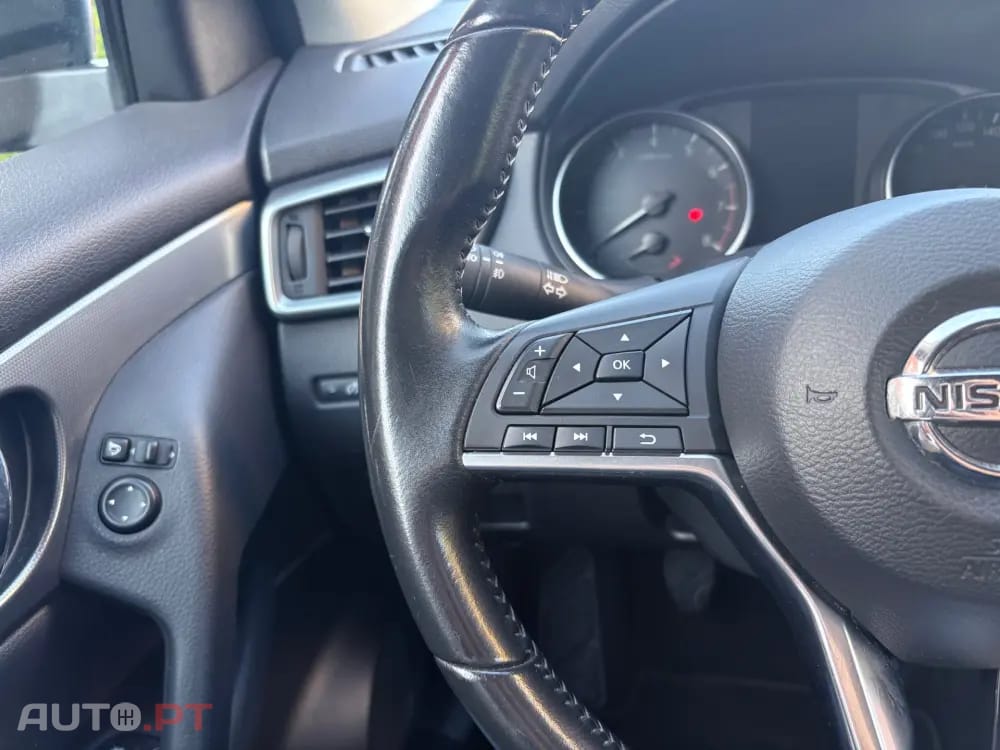 Nissan Qashqai 1.2 DIG-T N-Connecta 18
