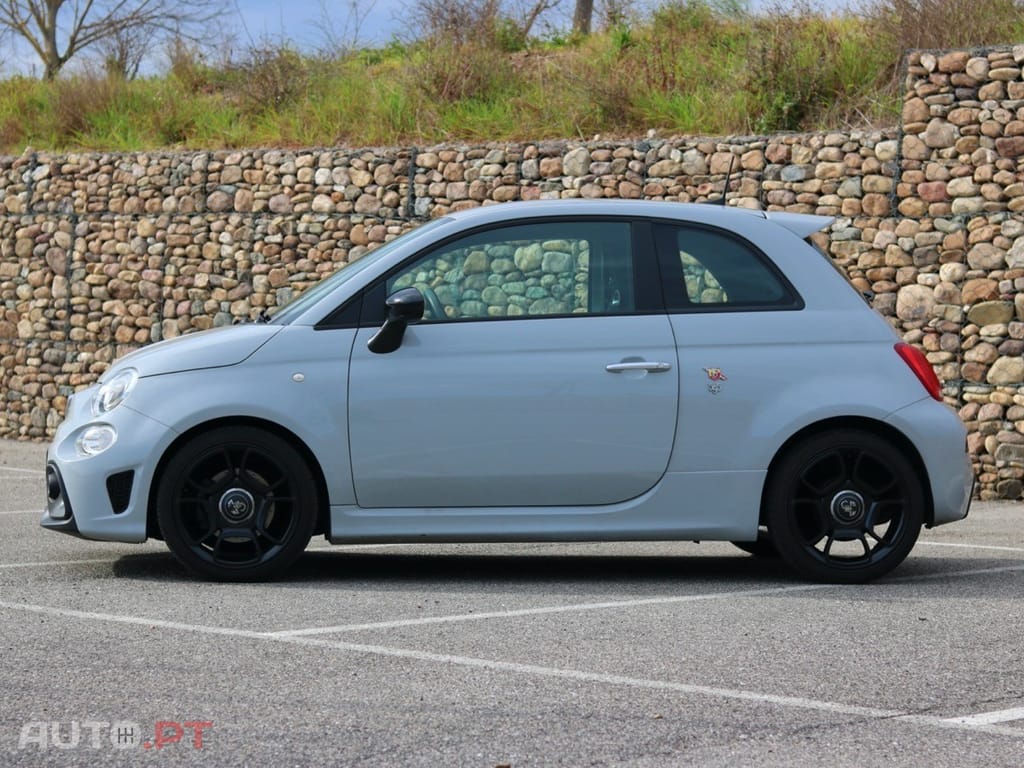 Abarth 595 1.4 T-Jet Competizione