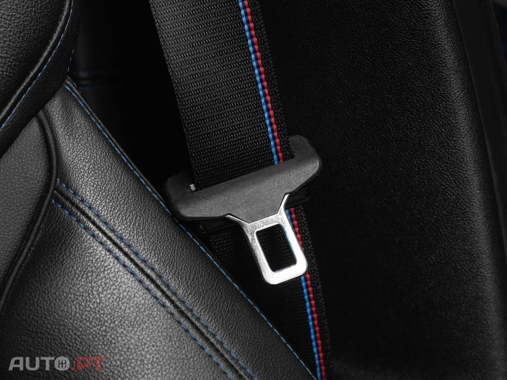 BMW 330 e Touring Pack M Auto