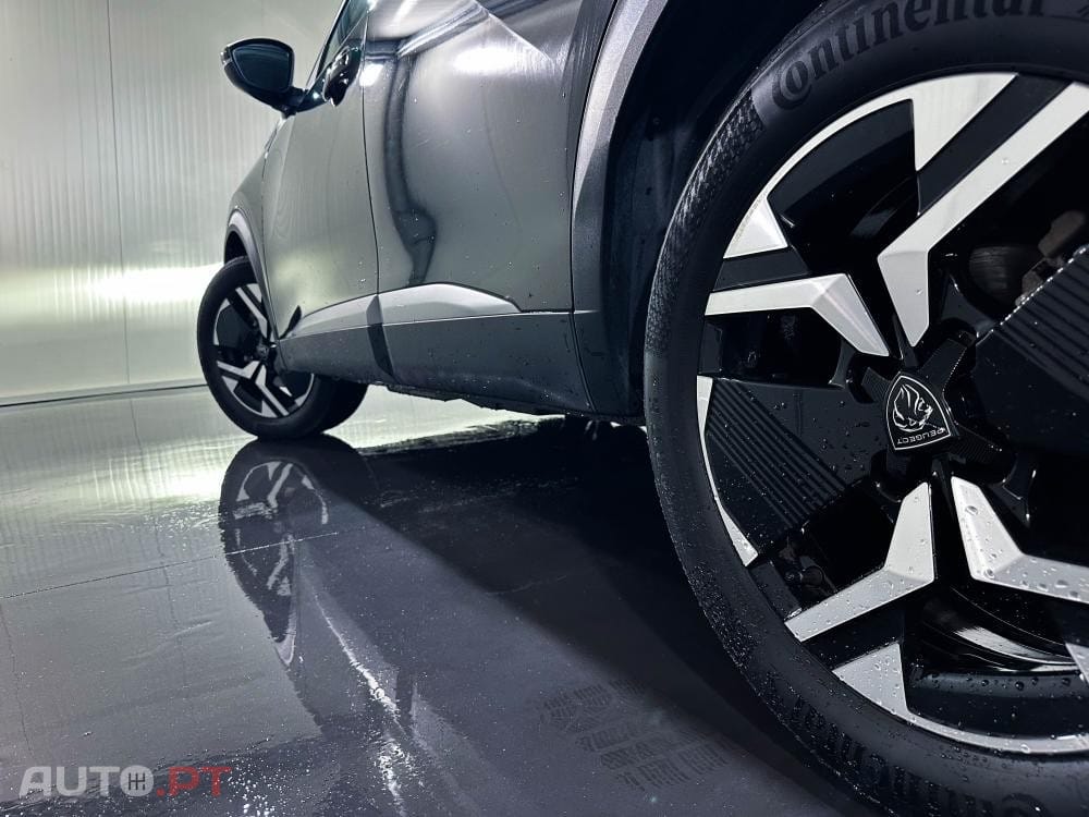 Peugeot 2008 1.2 PureTech Allure EAT8