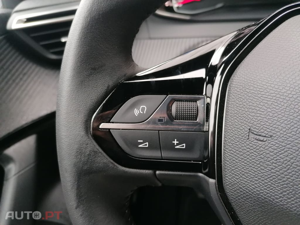 Peugeot 2008 1.2 PureTech Allure Pack