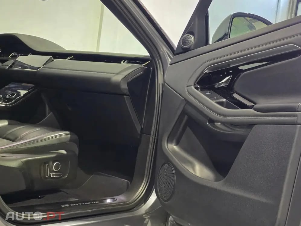 Land Rover Evoque P300e R-Dynamic
