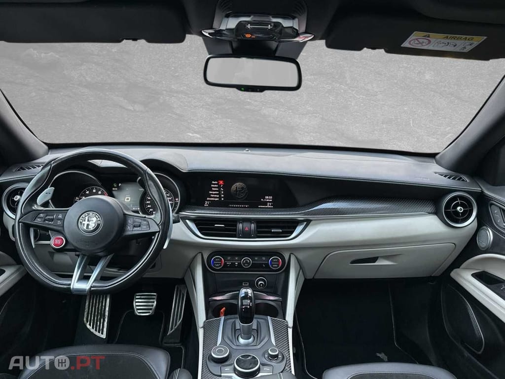 Alfa Romeo Stelvio V6 2.9 Bi-Turbo AT8-Q4 Quadrifoglio