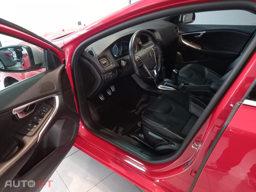 Volvo V40 2.0 D2 R-Design