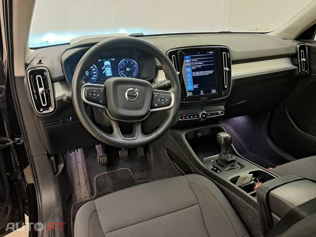 Volvo XC40 1.5 T2 Momentum Plus