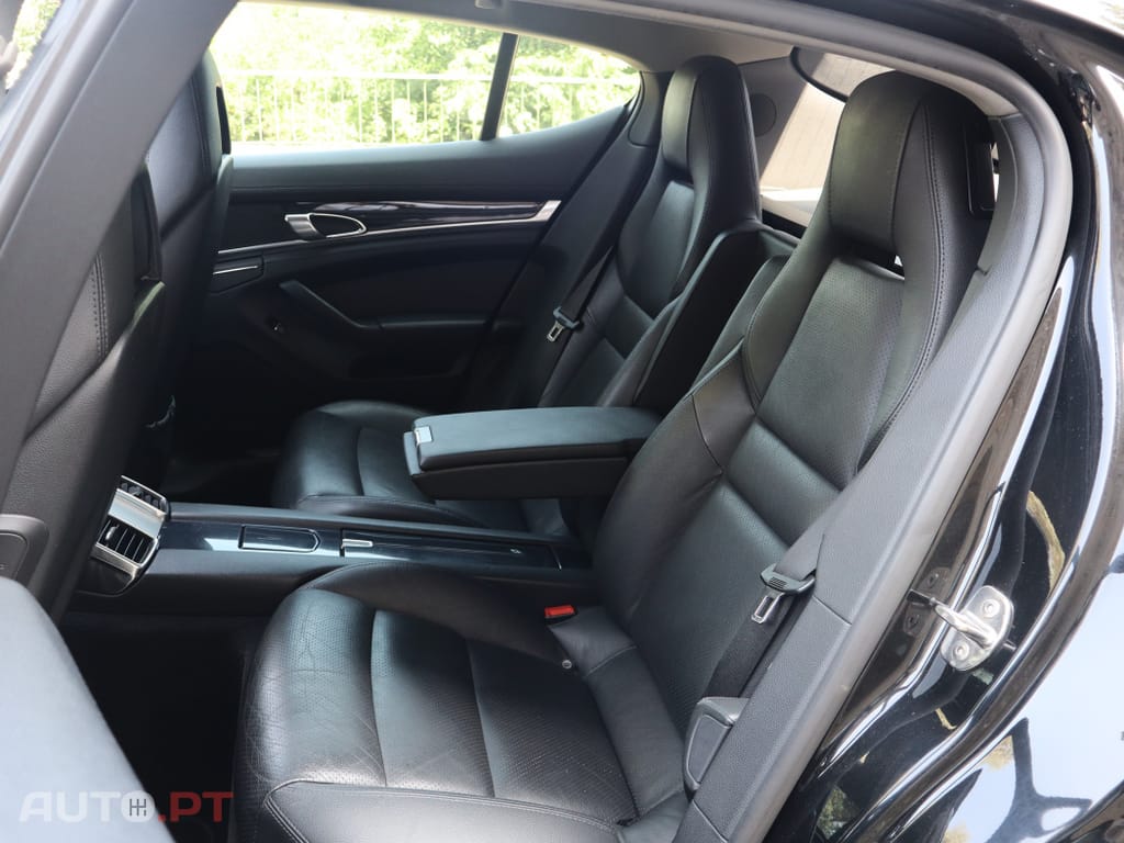 Porsche Panamera Platinum Edition