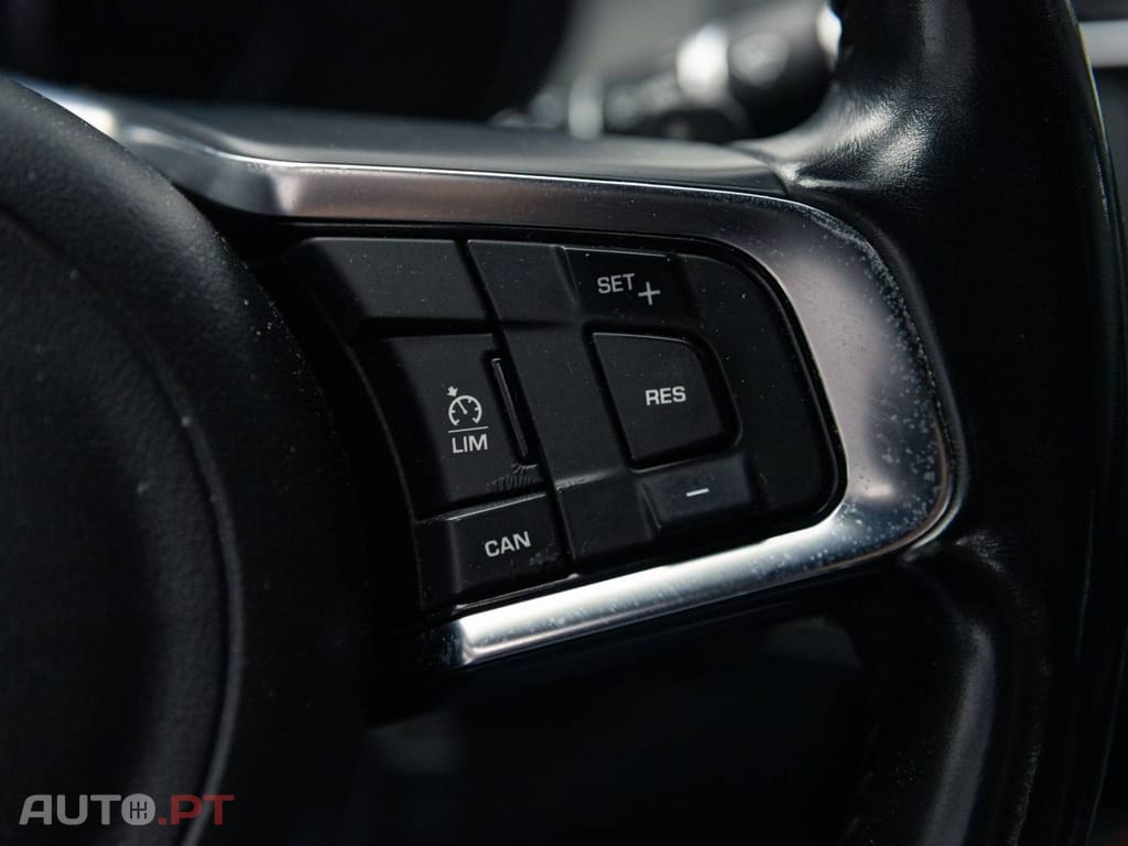 Jaguar XE 2.0 D R-Sport Aut.