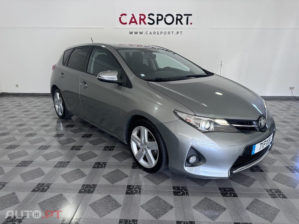 Toyota Auris 1.4 D-4D Com. +P.Sport+TSS