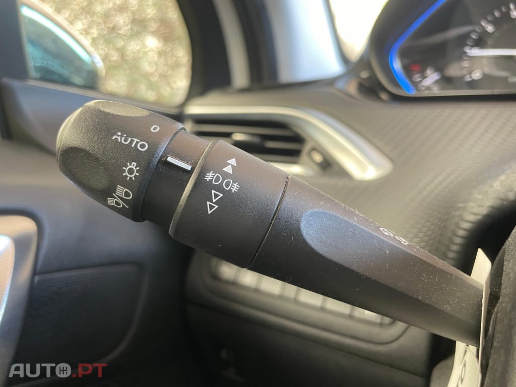 Peugeot 2008 1.2 PureTech Allure