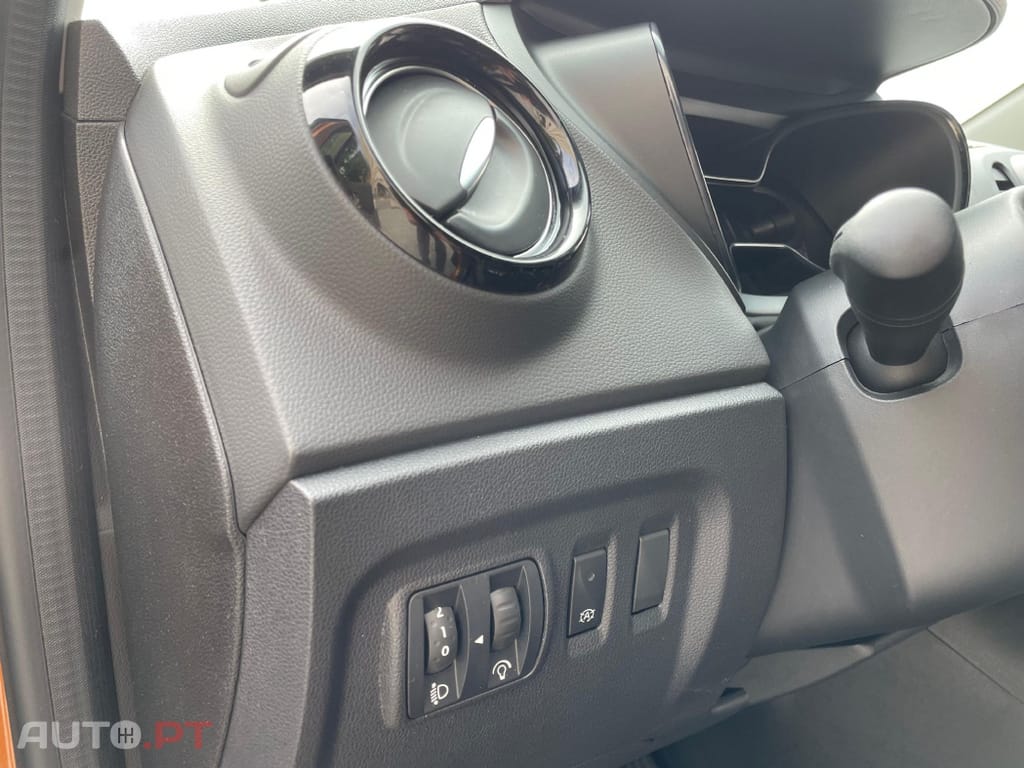 Renault Captur TCE LIMITED 