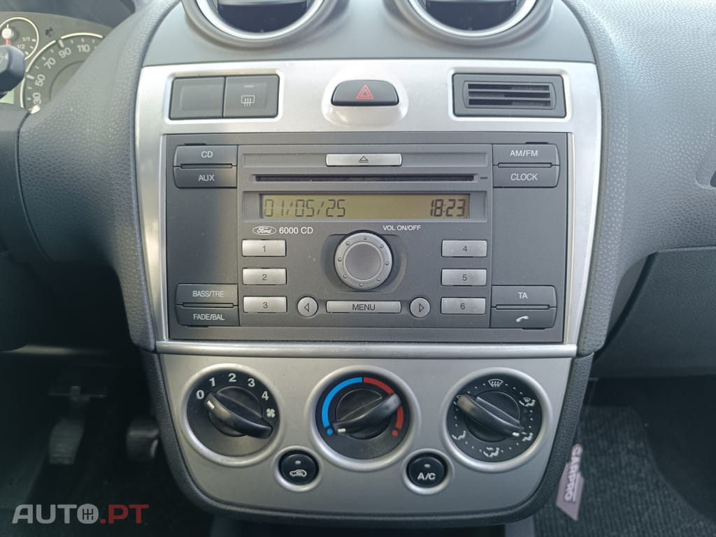Ford Fiesta 1.25 First Edition - Um dono