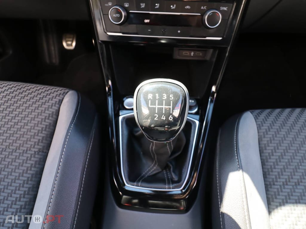 Volkswagen T-Cross 1.0 TSI OPF R-Line