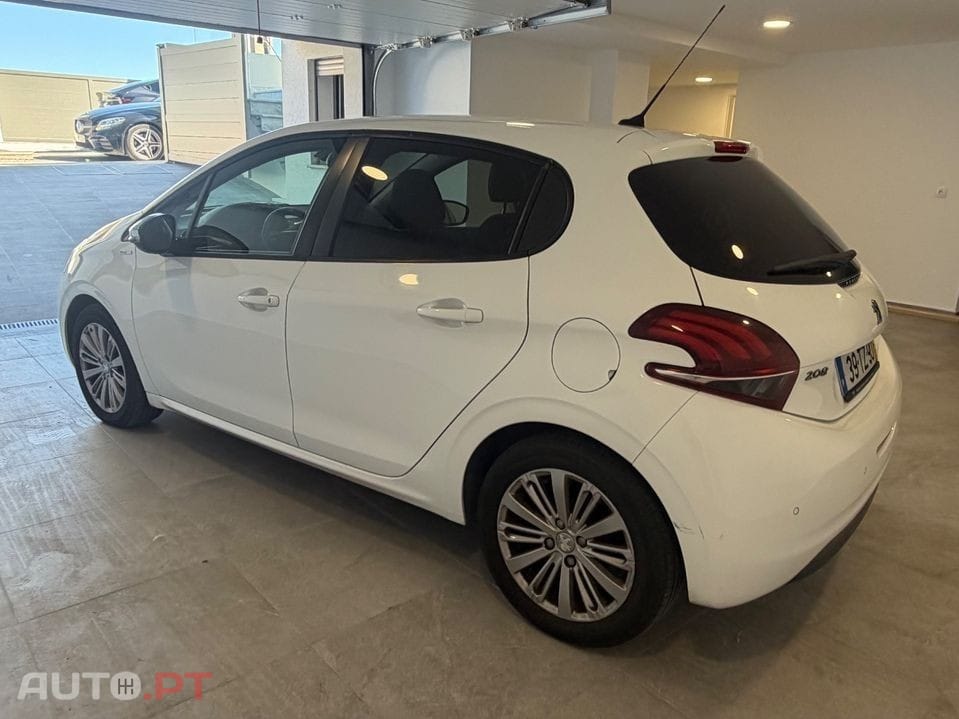 Peugeot 208 1.6 BlueHDi Style