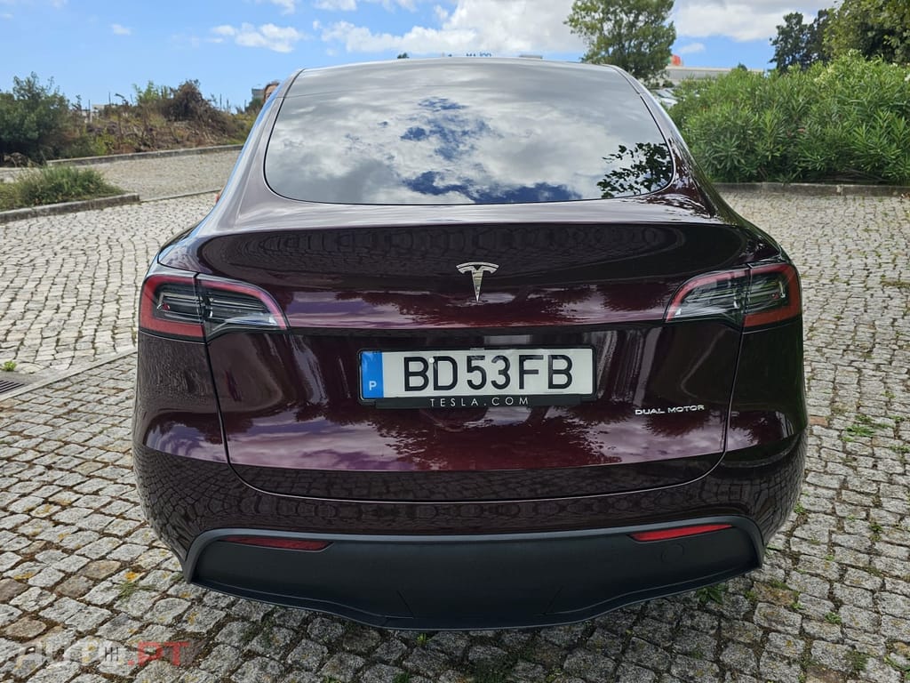 Tesla Model Y Long Range AWD