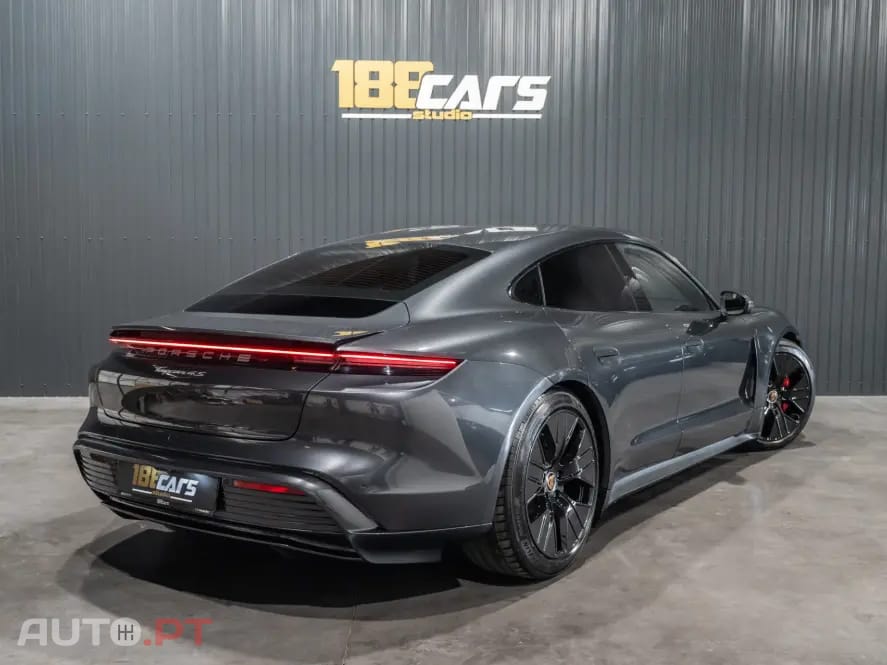 Porsche Taycan 4S