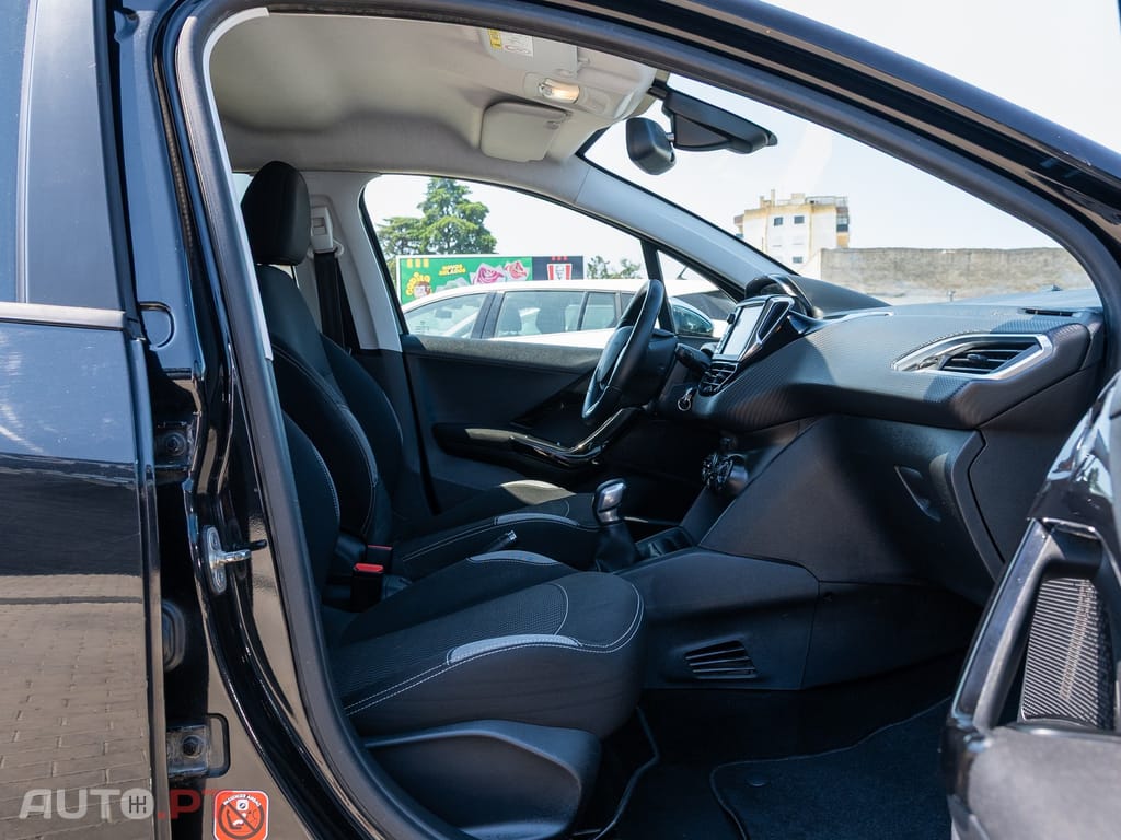 Peugeot 208 1.2 PureTech Style