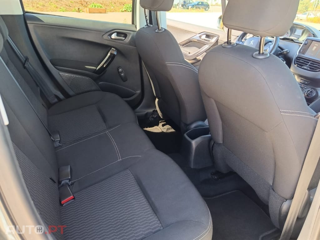 Peugeot 208 1.2 PureTech Style