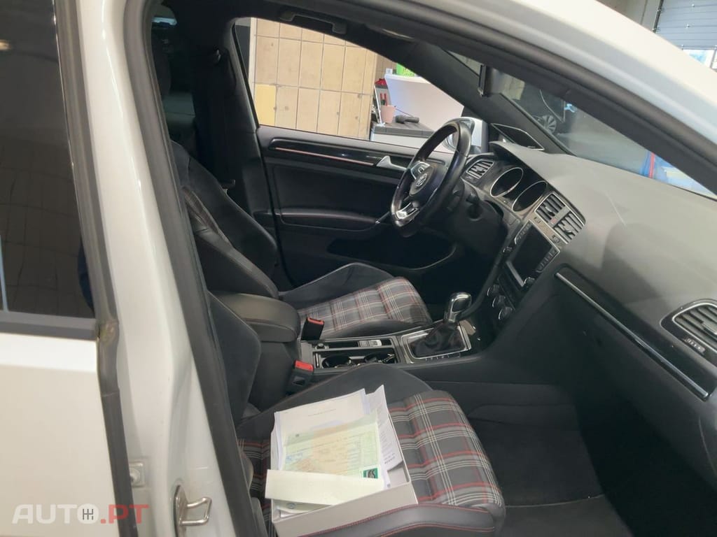 Volkswagen Golf 2.0 TSi GTi DSG Performance